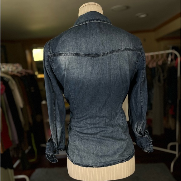 There’s a new hot girl in town🤠 - Picture 2 of 2